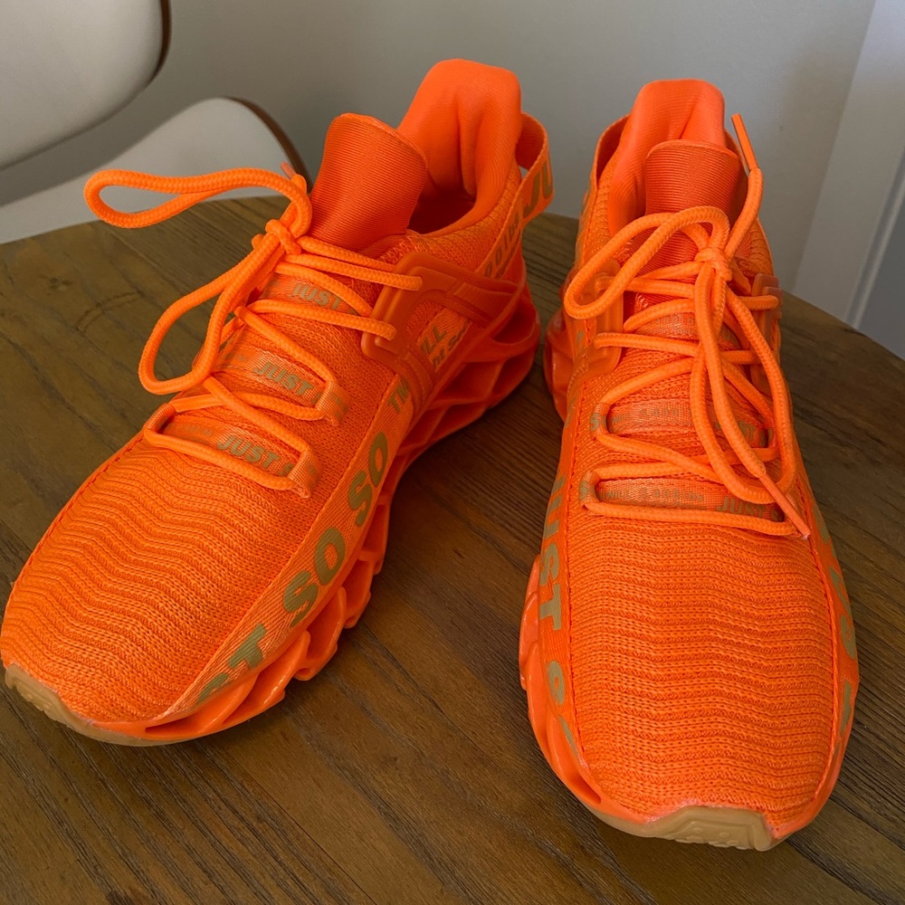 JUST SOSO WOMEN’S RUNNING SHOES